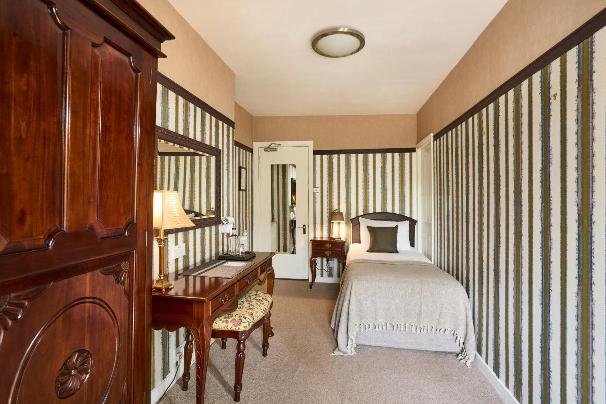 Stage House Bed & Breakfast Glenfinnan Exterior foto
